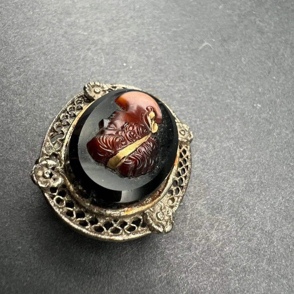 Vintage Glass Cameo Brooch Dark Brown Woman Right Facing Silver‎ Tone Frame